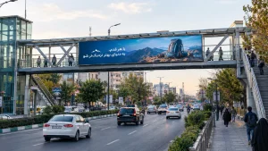 چگونه یک پل عابر مناسب را برای کمپین تبلیغاتی انتخاب کنیم؟